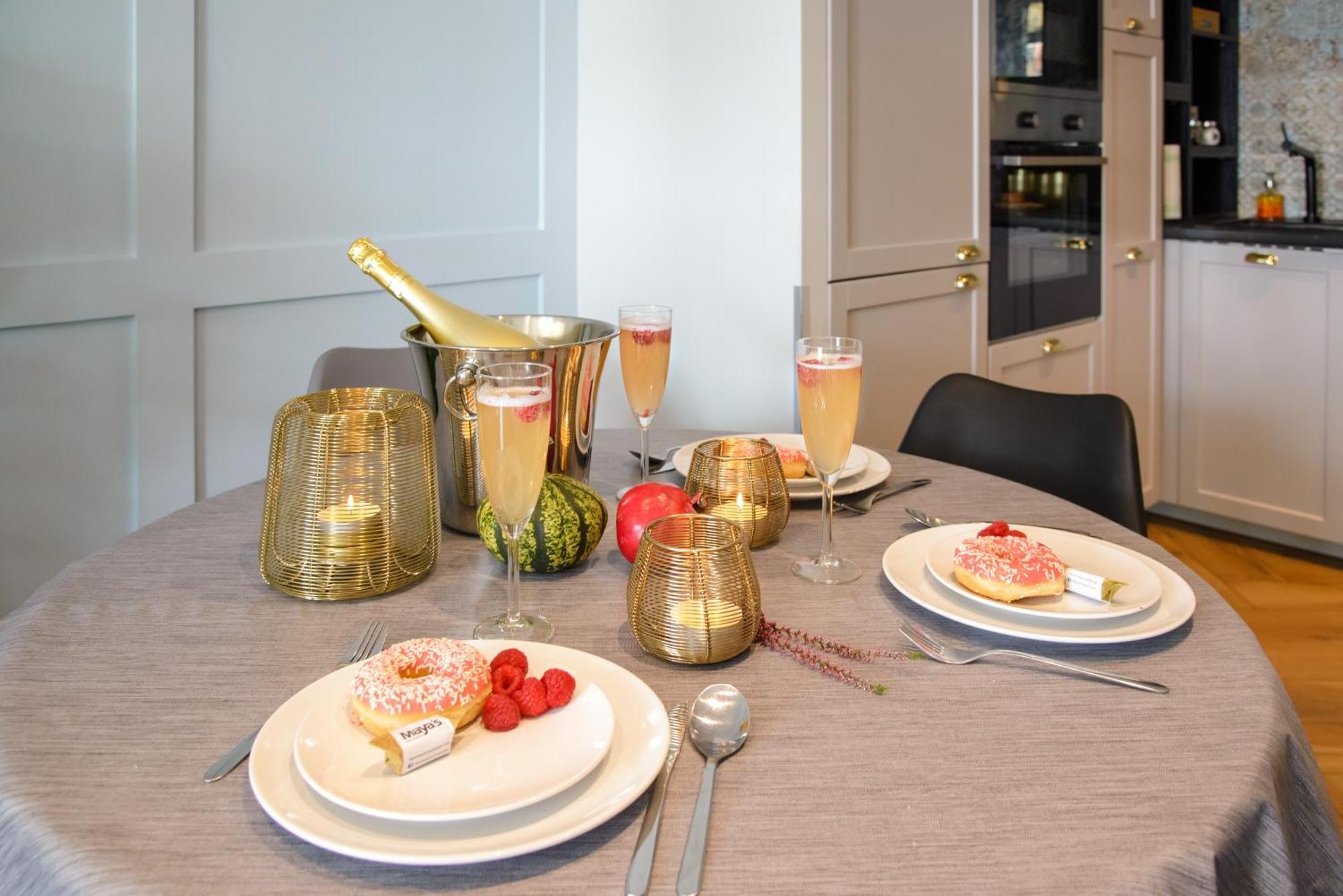 Maya'S Flats & Resorts 34 - Chmielna 73 غدانسك المظهر الخارجي الصورة