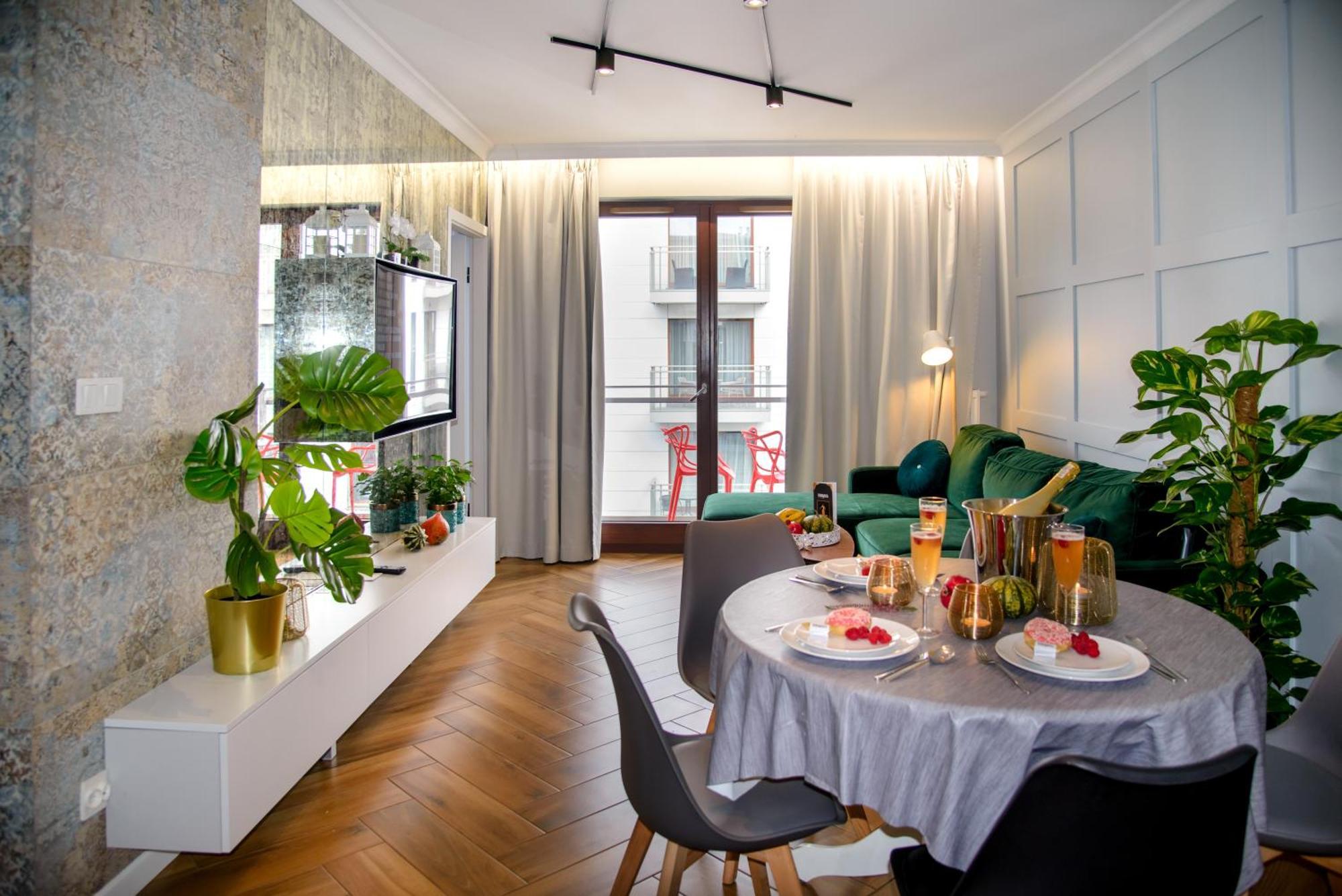Maya'S Flats & Resorts 34 - Chmielna 73 غدانسك المظهر الخارجي الصورة